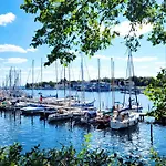 Appartement Charmantes Am Hafen Mit Gratis Bettwaesche-paket Und Terrasse Neustadt in Holstein