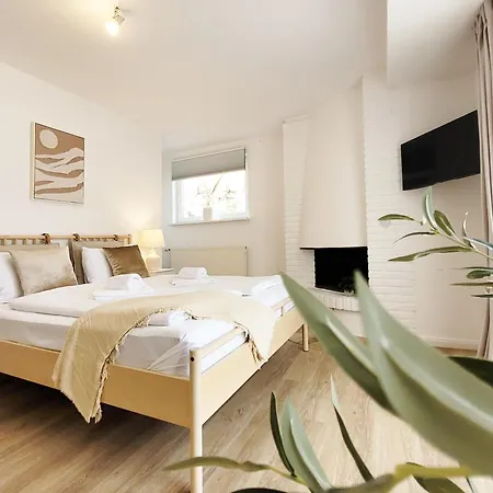 Charmantes Am Hafen Mit Gratis Bettwaesche-paket Und Terrasse Appartement Neustadt in Holstein