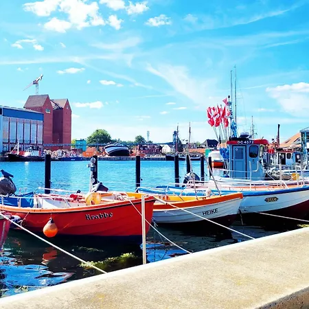 Lägenhet Charmantes Am Hafen Mit Gratis Bettwaesche-paket Und Terrasse *