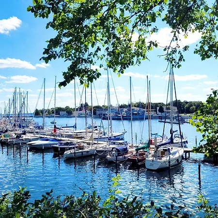 Lägenhet Charmantes Am Hafen Mit Gratis Bettwaesche-paket Und Terrasse Neustadt in Holstein
